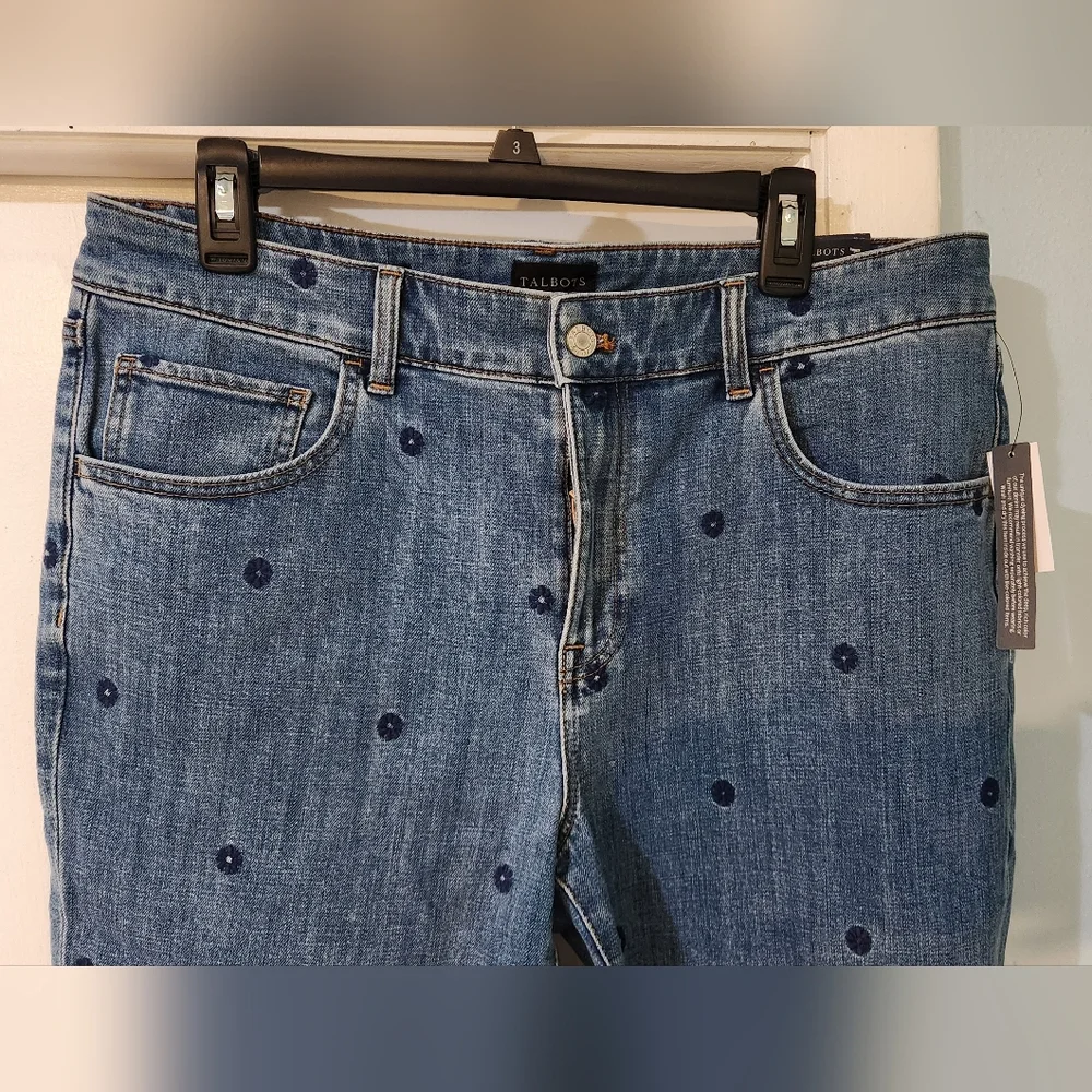 Women's Talbots Everyday Relaxed Fit Jeans, Size 12 - Picture 3 of 8